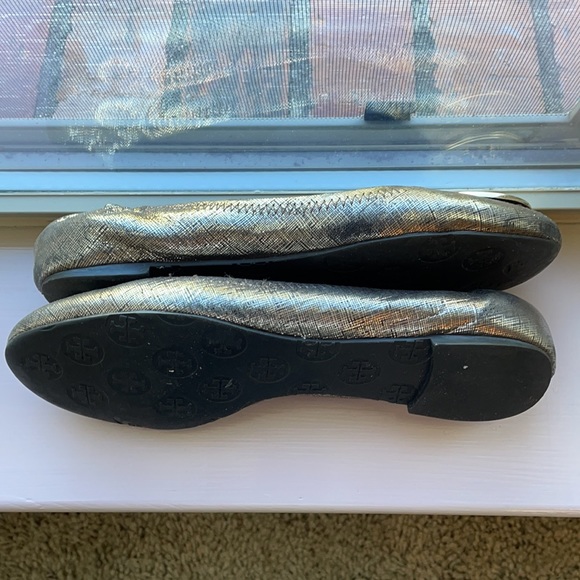 Tory Burch gold ballet flats - Picture 4 of 5